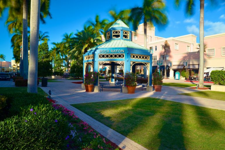Why Boca Raton is the Perfect Place for Retirement Living Sunscape™ Boca Raton_Mizner Park Pavilion