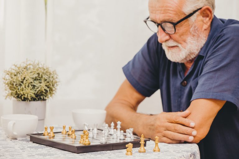 How to Promote Brain Health and Maximize Your Mind | Senior Man Playing Chess_Sunscape Boca Raton